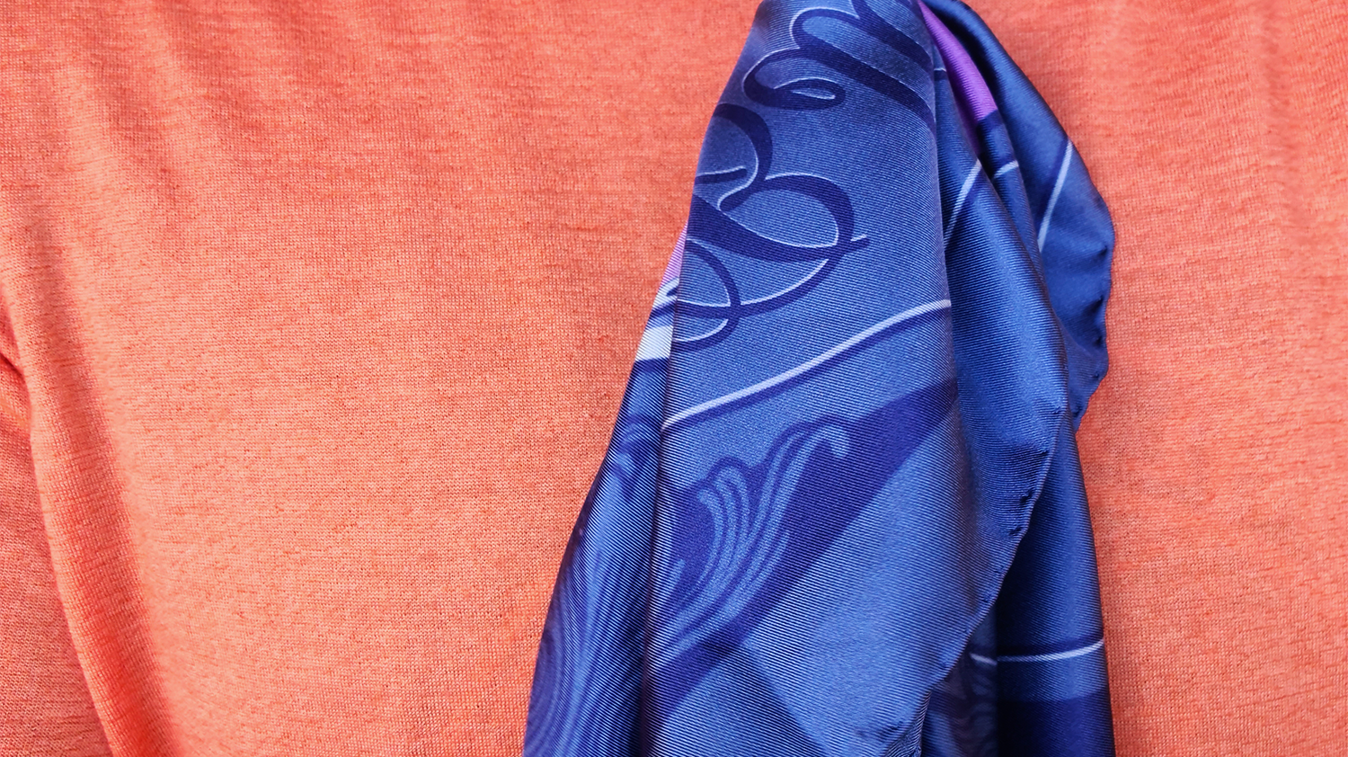 How To Tie A 90 x 90 cm Silk Kerchief By Le Noeud Papillon