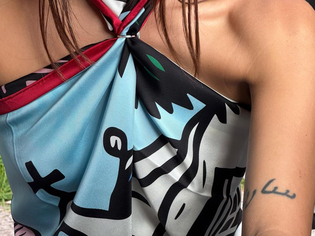 Women In Silk Scarves = Extra Chic