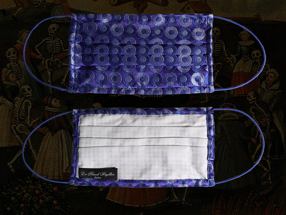The Fan Out Effect Using Swiss Cotton Linings, Silk Jacquard Facings - The Details Count