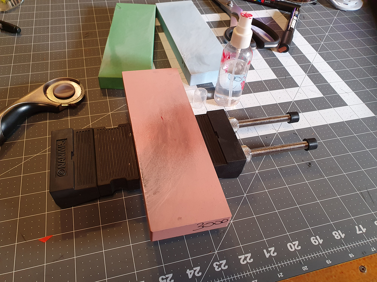 Sharpening Your Knives And Scissors With Whetsones - Look At Chef's Armoury